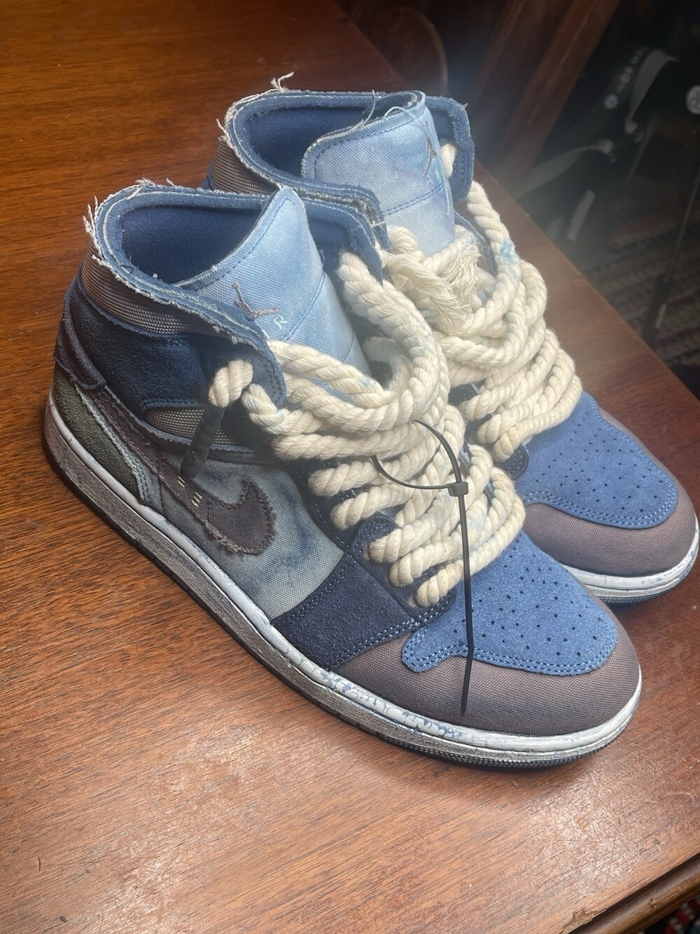 Nike Air Jordan 1 Mid SE Craft Inside Out DM9652-102 Men's Size 11 DENIM DISTRES